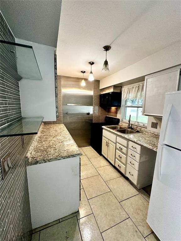 Building Photo - 8225 Pin Oak Ave