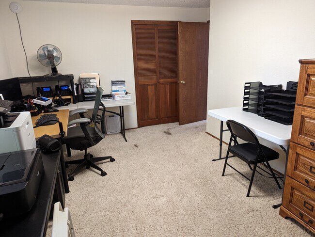 Bedroom - 250 NW Sunrise Dr