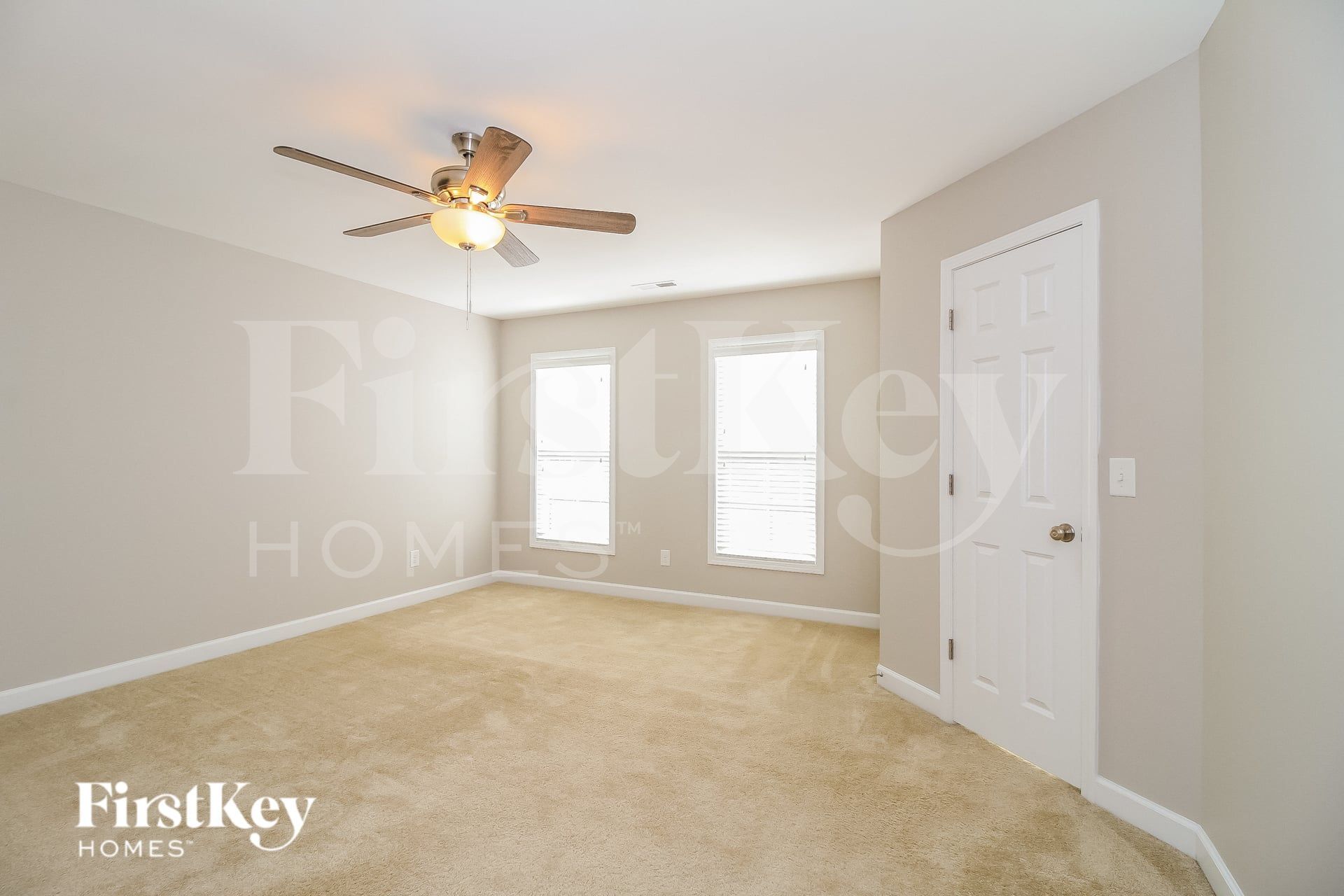 Building Photo - 1647 Crestlawn Tl