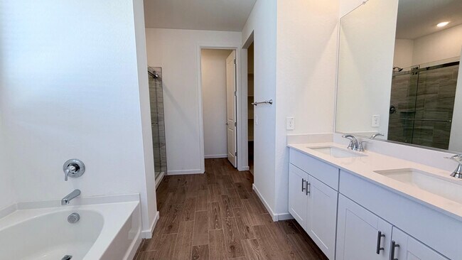 Building Photo - 15988 W Desert Spoon Dr