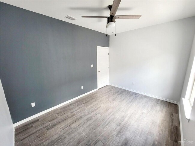 Building Photo - 14 Rosemary Dr