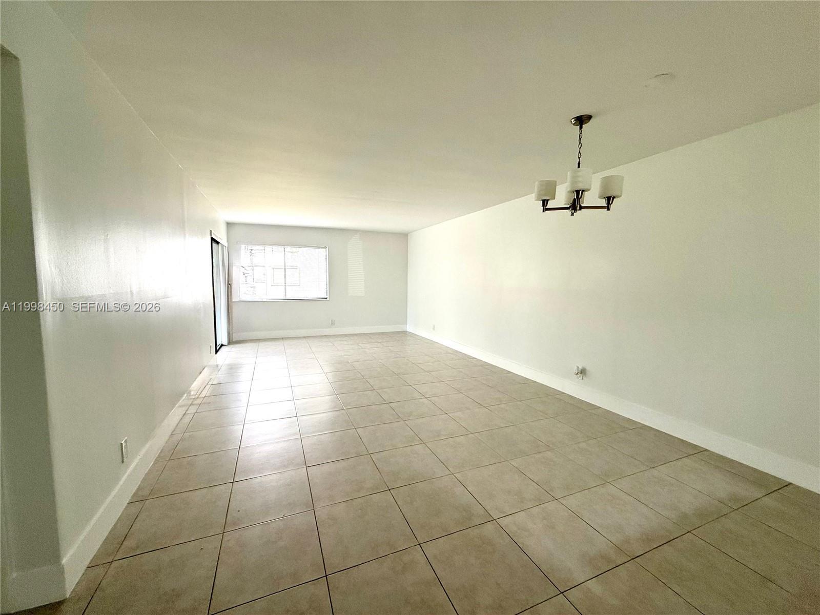 Building Photo - 155 Lakeview Dr
