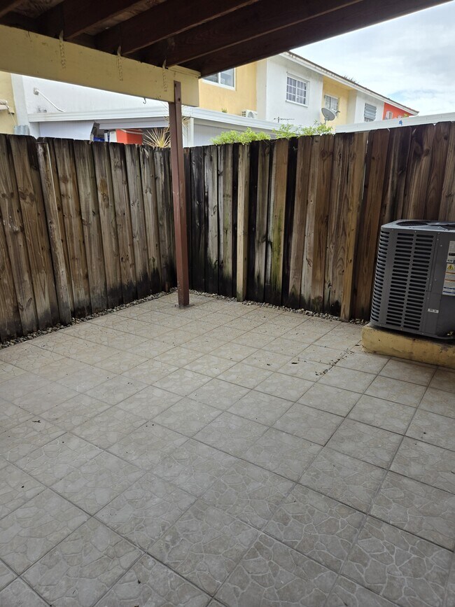 Building Photo - 209 NW 109th Ave