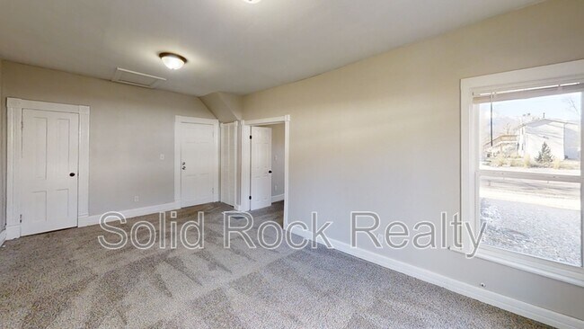 Building Photo - 219 N Institute St