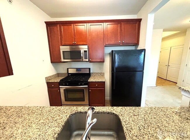 Building Photo - 542 E Celebration Way