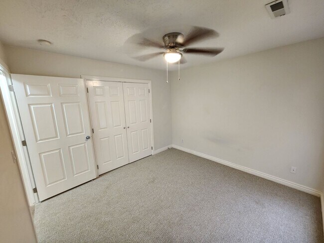 Building Photo - 2155 W 700 S