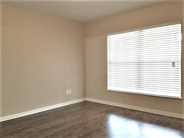 Building Photo - 107 Prairie Falcon Dr