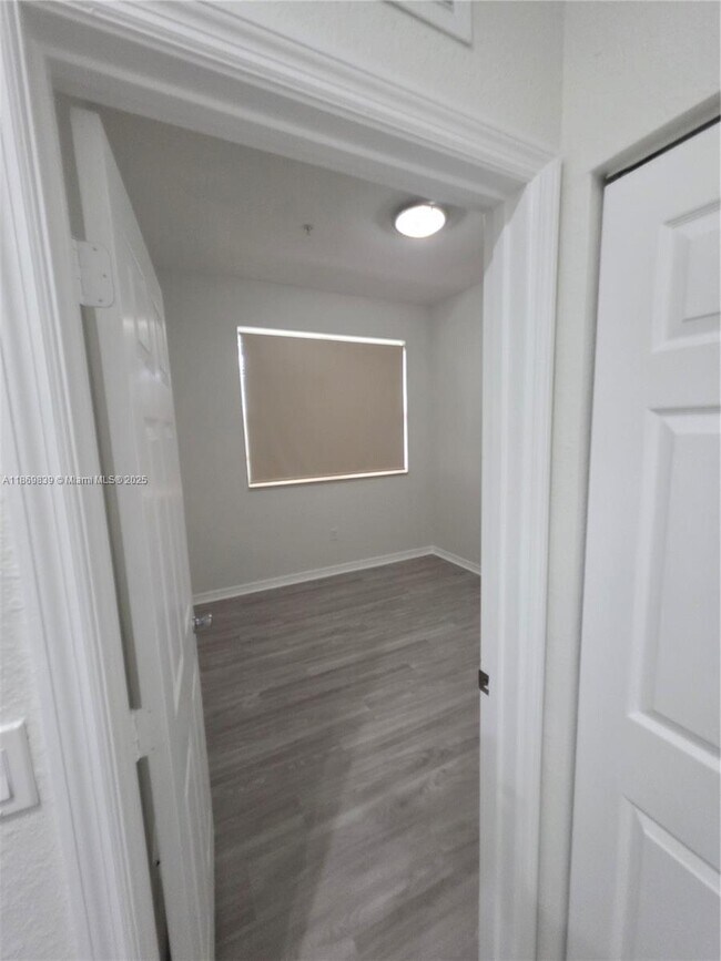 Building Photo - 10885 NW 89th Terrace