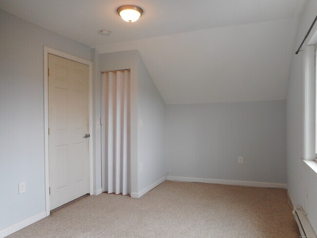 Building Photo - 22 Ingraham St