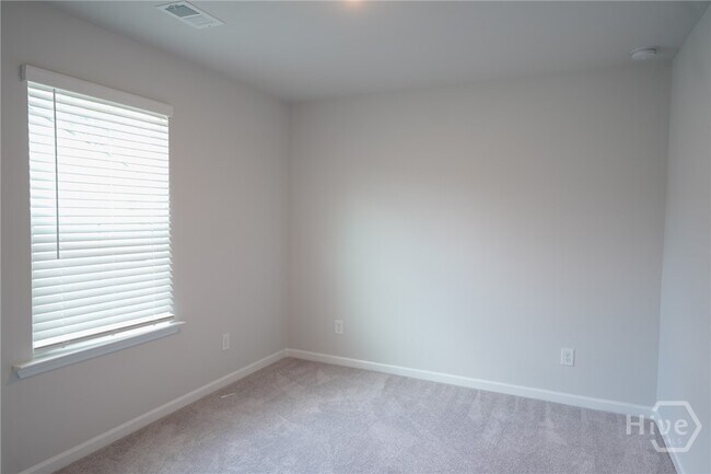 Building Photo - 111 Saltgrass Ln