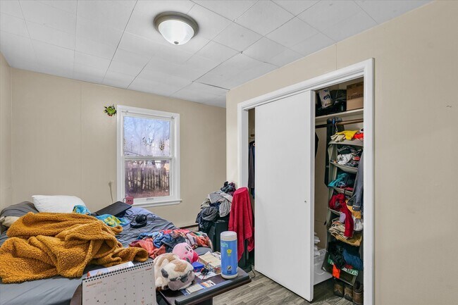 Building Photo - 907 E California Ave