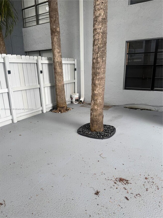 Building Photo - 13850 SW 62nd St