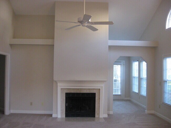 Building Photo - One Story Townhouse in Adams Farm