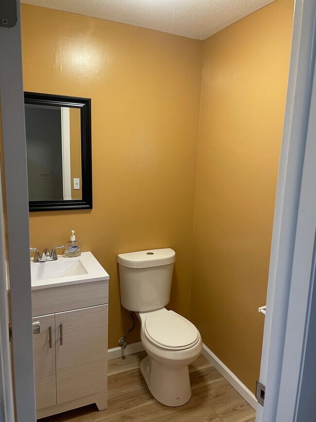 Building Photo - 7A Woodland Avenue