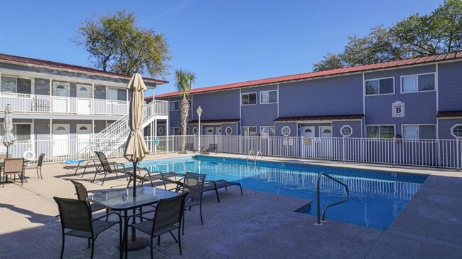 Building Photo - 1664 Beach Blvd