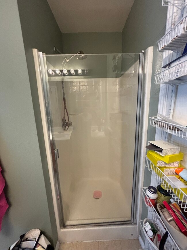 Building Photo - 108 Windsor