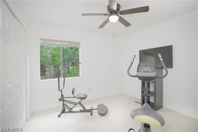 Building Photo - 4635 Bayshore Dr