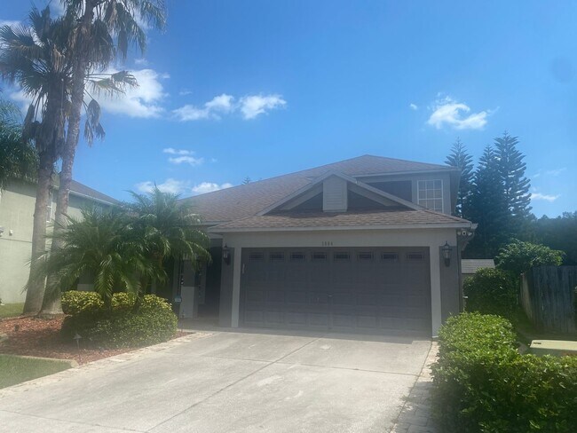 Building Photo - 5 BEDROOM HOUSE WITH PRIVATE POOL AND LAKE...