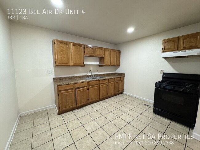 Building Photo - 11123 Belair Dr
