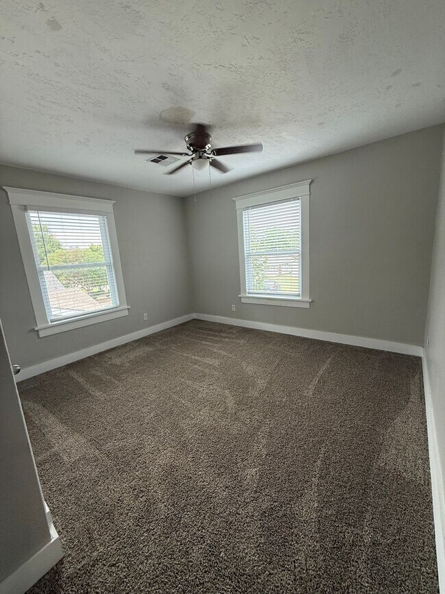 Building Photo - Remodeled Charmer in the Urban Core – Fres...