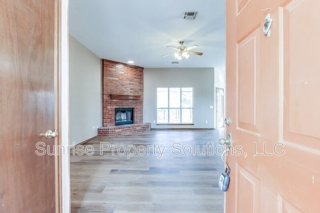 Building Photo - 509 Gyrfalcon Dr