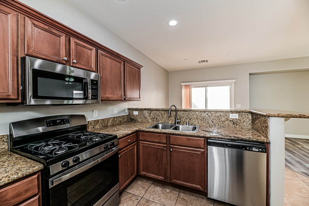 Building Photo - 932 Maple Pines Ave