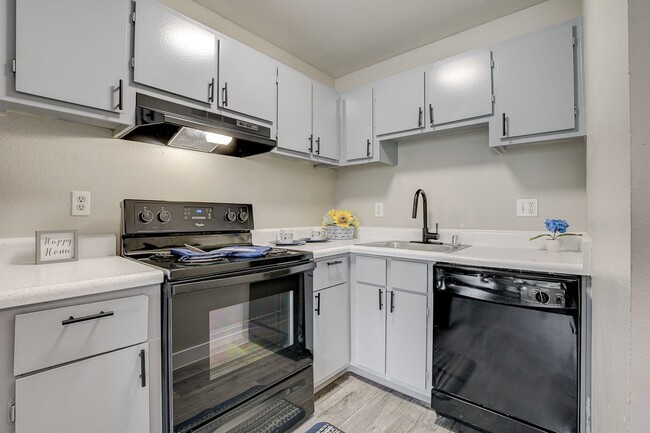 Building Photo - Cameron Apartments