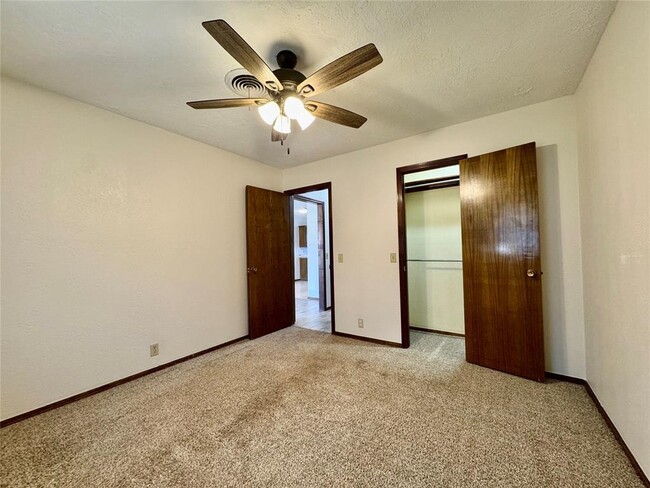 Building Photo - 112 Elmwood Cir