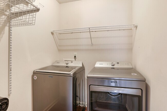 Building Photo - 204 Birch Dr