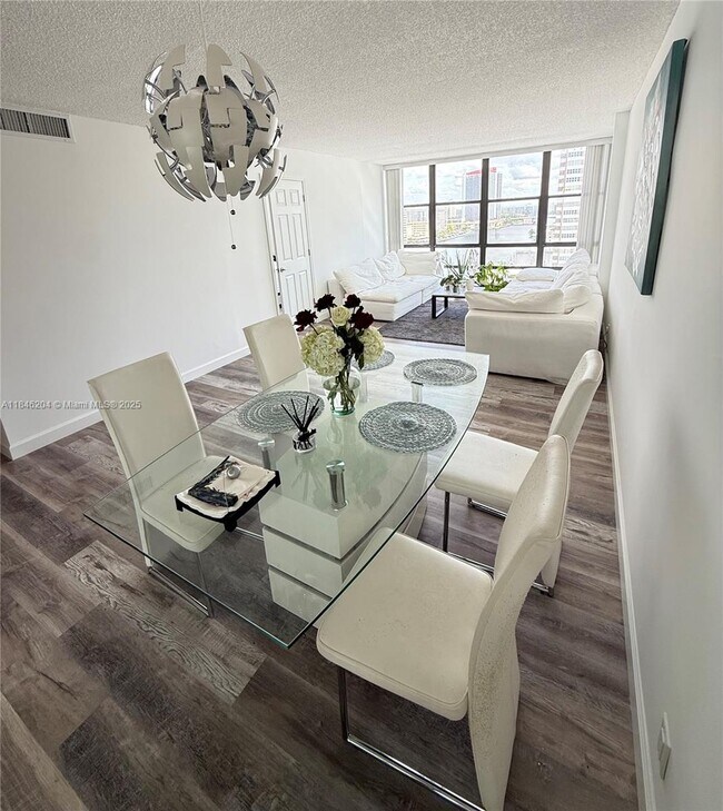 Building Photo - 2017 S Ocean Dr