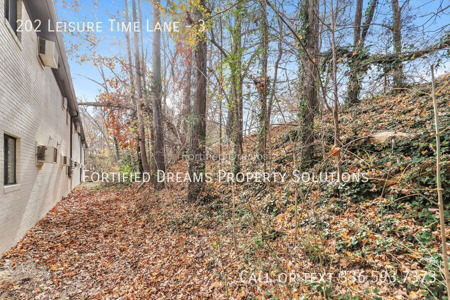 Building Photo - 202 Leisure Time Ln