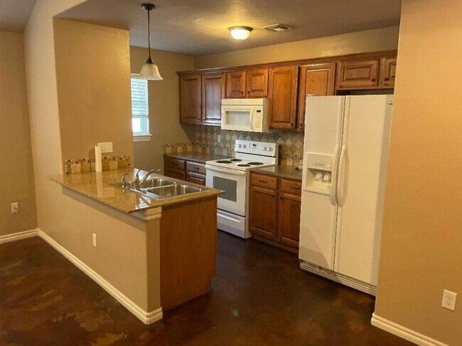 Building Photo - 2513 SW E Ave