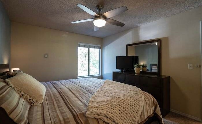 Building Photo - 6745 SW Scholls Ferry Rd