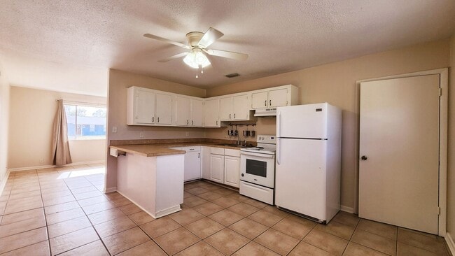 Building Photo - $500 bonus & Cozy 3 bed/1 bath home with s...