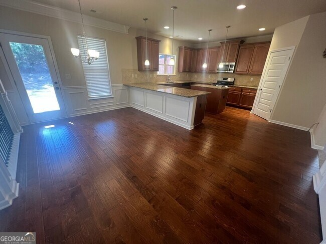 Building Photo - 130 Silver Peak Dr