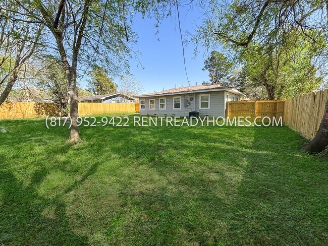 Building Photo - 2408 Southside Dr