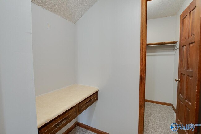 Building Photo - 9020 Mahogany Row SE