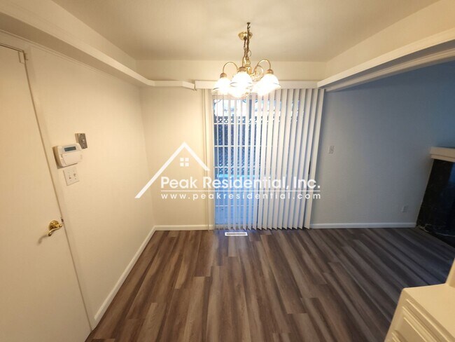 Building Photo - Nice 3bd/1.5 ba Carmichael Home With RV Access!