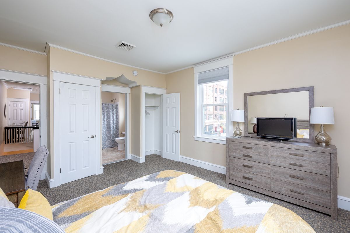 Building Photo - 1131 Callowhill St