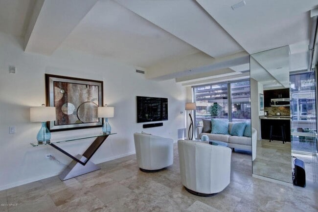 Building Photo - 7131 E Rancho Vista Dr