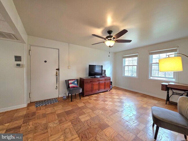 Building Photo - 6620 Boulevard View