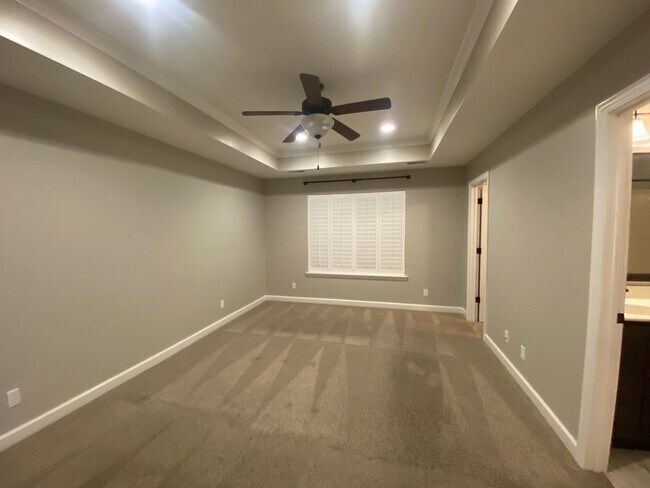 Building Photo - Southwest Columbia Home