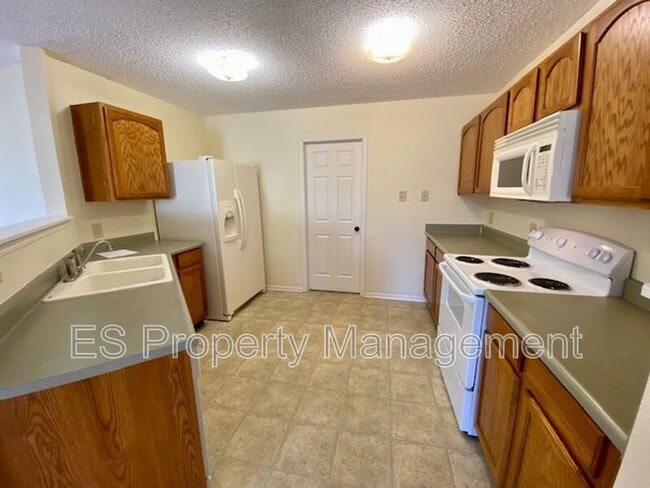 Building Photo - 10264 Cumberland Pointe Blvd