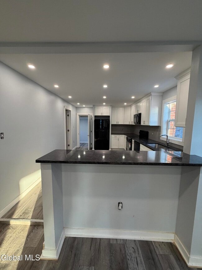 Building Photo - 1804 3rd Ave