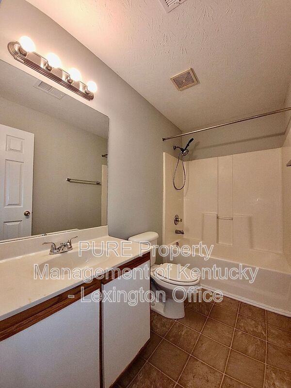 Building Photo - 271 Grinder Ct