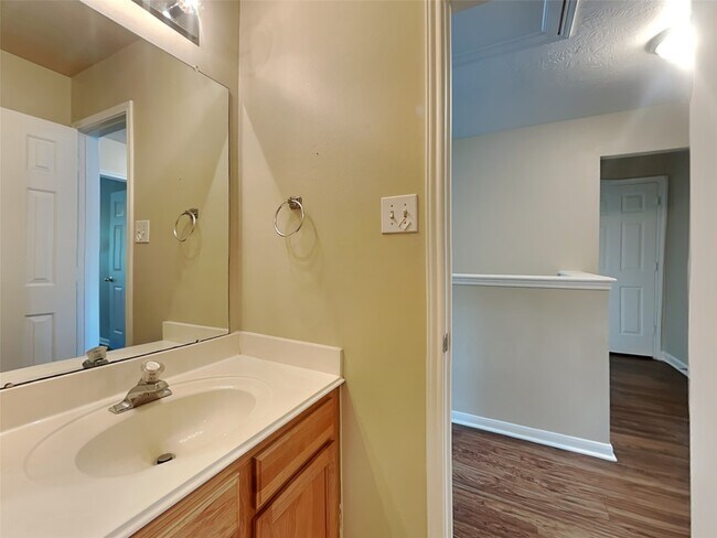 Building Photo - 26887 Castlecliff Ln