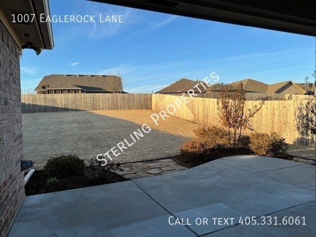 Building Photo - 1007 Eaglerock Ln