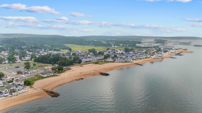 Building Photo - 10 Cold Spring St