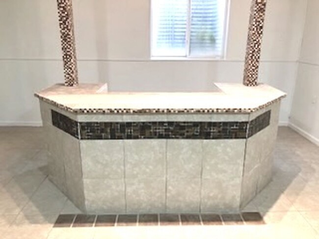 Building Photo - ***Spacious DREAM HOME w/Fresh Paint New A...