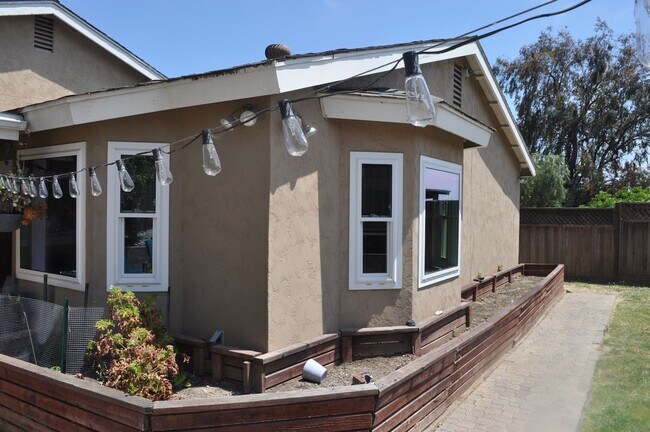 Building Photo - LEMON GROVE 3BR/2BA SINGLE FAMILY DETACHED...